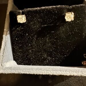 Elegant Genuine 1ct diamond studs